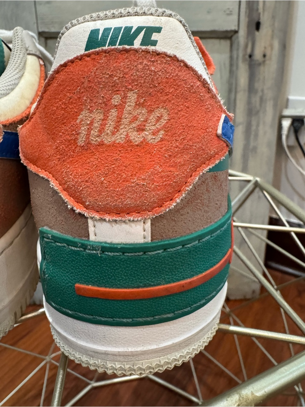 Nike Air Force 1 Low Shadow
Sail Signal Blue Green size 11 - Picture 9 of 13